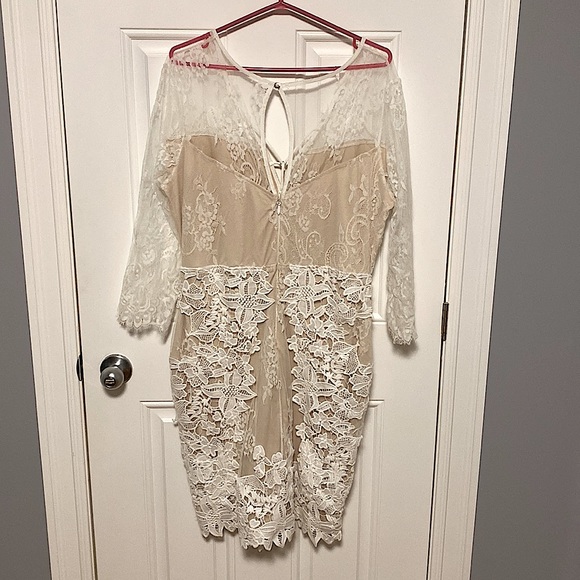 Stunning White Lace Dress - Size XXL - Picture 2 of 5